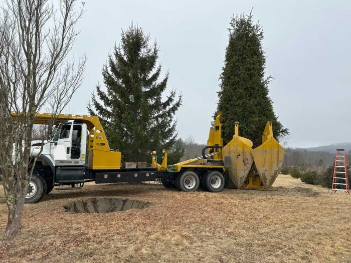 2022 100D mounted to 2007 International