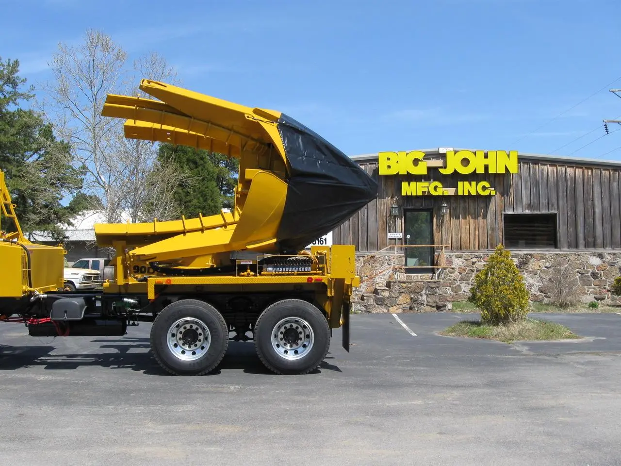 Massachusetts tree movers using tree spade equipment from Big John